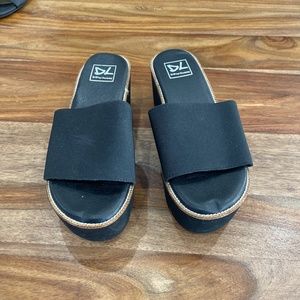 Black platform sandal